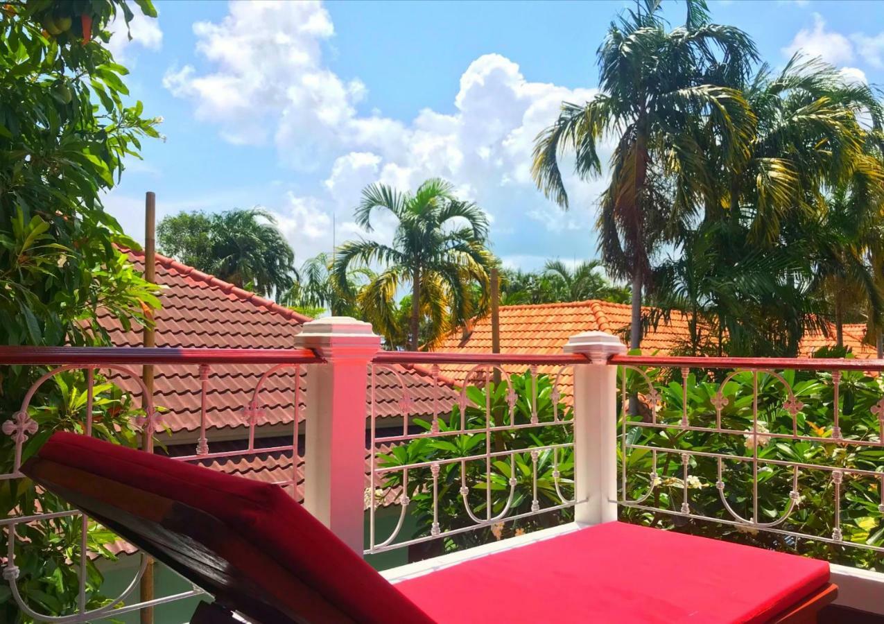Nai Harn Brodie Rawai Resort מראה חיצוני תמונה